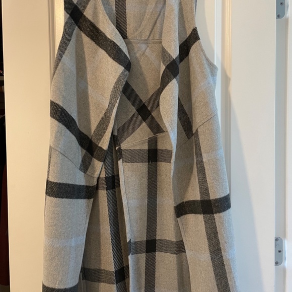 Dresses - Picture 6 of 10